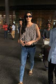 Kriti Sanon Snapped at Airport