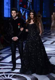 The 'Hero Jodi' Sooraj and Athiya at BMW India Bridal Fashion Week