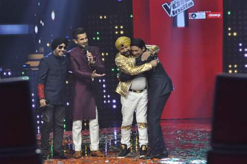 Shaan Greets Daler Mehndi on The Voice India
