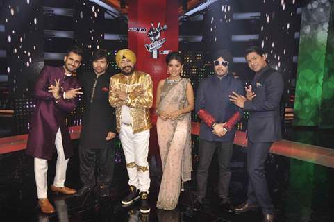 The Judges and Host of The Voice India Pose with Daler Mehndi