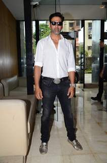 Akshay Kumar poses for the media at Brothers Press Meet