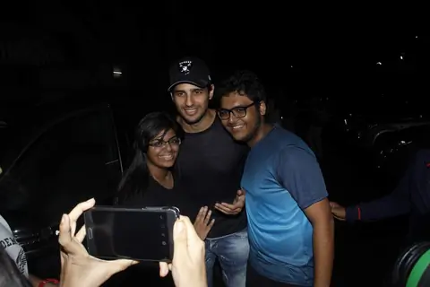 Sidharth Malhotra With Fans at Screening of Brothers