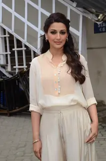 Sonali Bendre Snapped at Mehboob Studio