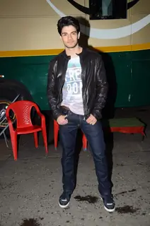 Sooraj Pancholi on the Sets of Jhalak Dikhla Jaa 8