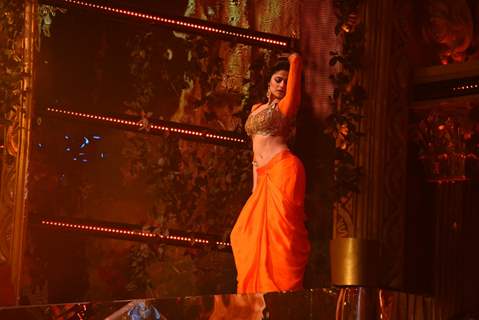 Shamita Shetty Performs on Jhalak Dikhla Jaa 8