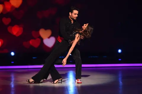 Athiya Shetty Dances During the Promotions of Hero on Jhalak Dikhla Jaa 8