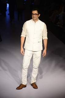 Sanjay Suri at Lakme Fashion Week