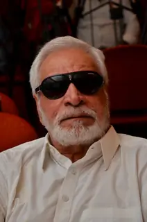 Kader Khan poses for the media at the Press Meet of Hogaya Dimaagh ka Dahi