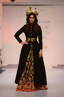 Pretty Illeana Dcruz at Lakme Fashion Week Day 5