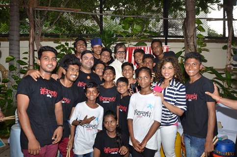 Amitabh at Dharavi Band Live Performance Organised by Red FM