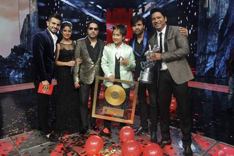 Winner of The Voice : India 'Paqwandeep Rajan' with Judges and Host