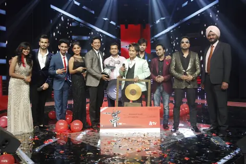 Winner of The Voice : India 'Paqwandeep Rajan' with Judges and Host
