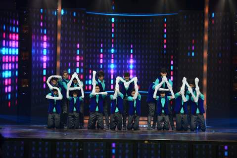 'SALMAN' Promotes Hero at Dance Plus