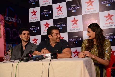 Salman Khan, Sooraj Panchol and Athiya Shetty for Promotions of Hero on Dance Plus