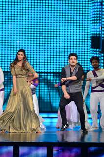 Sooraj Pancholi and Athiya Shetty Promotes Hero at Dance Plus