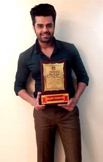 Manish Paul Displays His Hallway Excellence Awards