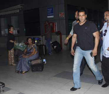 Salman Khan Snapped at Airport