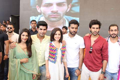 Cast of Pyaar Ka Punchnama 2 at Pratap Sarnaik's 'Sanskriti Dahikala Utsav'