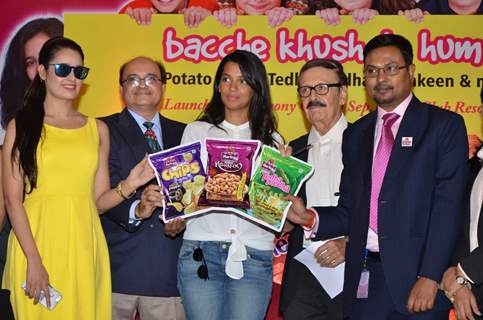 Yuvika Chaudhary, Mugdha Godse and Parikshit Sahni at Harley Food Products Launch