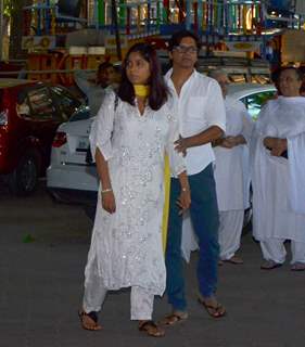 Shaan with his Wife at Aadesh Shrivastava's Prayer Meet
