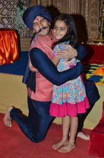 Ranveer Singh With Spandan Chaturvedi on the Sets of Udann