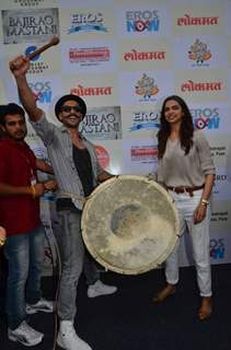 Ranveer Singh Plays Dhol at 'Gajanana' Song Launch of Bajirao Mastani