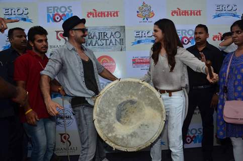 Ranveer - Deepika Play Dhol at 'Gajanana' Song Launch of Bajirao Mastani