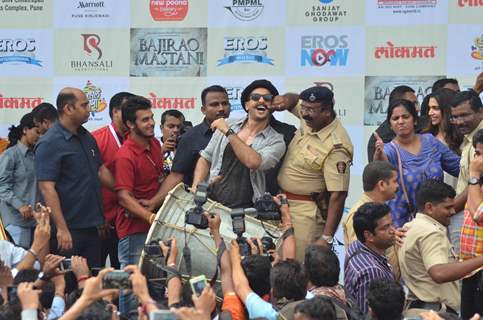 The Police Pulls Ranveer's Mustache at 'Gajanana' Song Launch of Bajirao Mastani