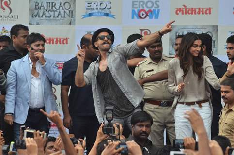 Ranveer and Deepika Dances with Sukhwinder Sing at 'Gajanana' Song Launch of Bajirao Mastani