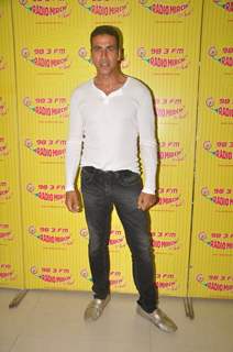 Akshay Kumar for Promotions of Singh is Bliing at Radio Mirchi