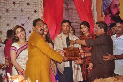 Madhur Bhandarkar With Calendar Girls Celebrates Ganeshotsav