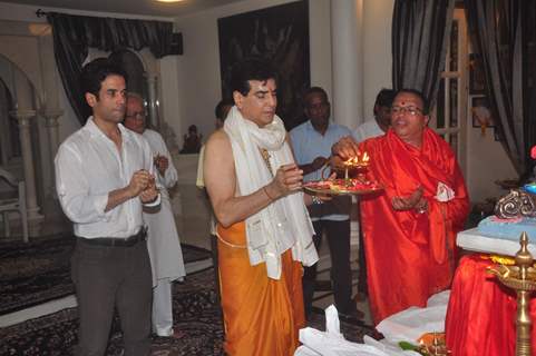 Tusshar Kapoor and Jeetendra's Ganpati Pooja on Ganesh Chaturthi