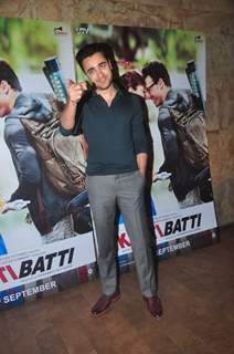 Imran Khan poses for the media at the Special Screening of Katti Batti