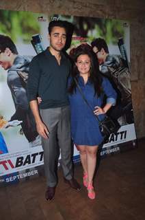 Imran Khan poses with wife Avantika at the Special Screening of Katti Batti