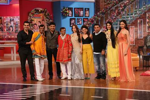 Team Kis Kisko Pyaar Karoon on Comedy Nights With Kapil