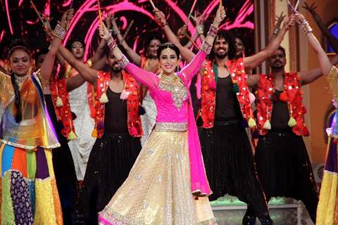 Karisma Kapoor Performs at Deva Shree Ganesha - Sony TV's Ganesh Chaturthi Celebration