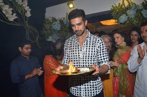 Saqib Saleem Does Ganpati Pooja at Salman's Residence