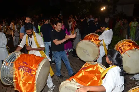 Salman Khan Dances on Dhol Beats During His Ganesh Visarjan Procession
