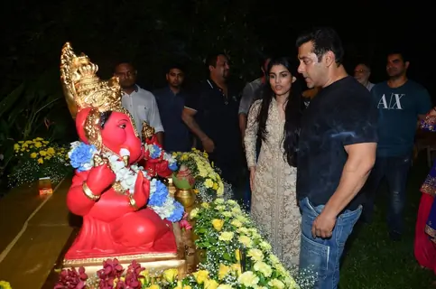 Salman Khan with Alizeh Agnihtri During His Ganesh Visarjan Procession