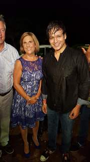 Vivek Oberoi poses with Nancy Frates during the ALS Ice Bucket Challenge