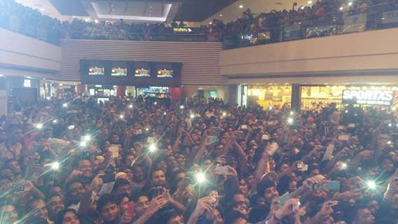 Crowd Gathered for Promotions of Kis Kis Pyaar Karoon in Pune