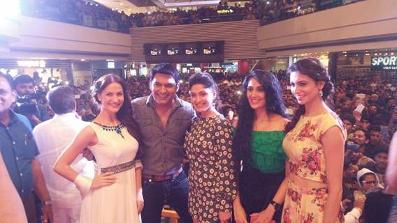 Kapil Sharma, Manjari Fadnis, Elli Avram, Sai Lokur and Simran Mundi PromotesKis Kis Pyaar Karoon