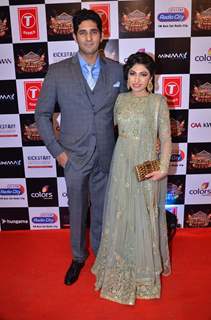 Tulsi Kumar Pays Tribute to Gulshan Kumar