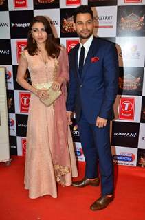 Soha Ali Khan and Kunal Khemu Pays Tribute to Gulshan Kumar