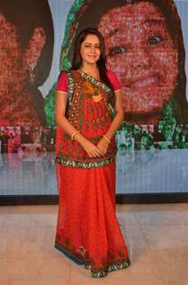 Aasiya Kazi of Balika Vadhu at Celebration of  Completion of 2000 Episodes