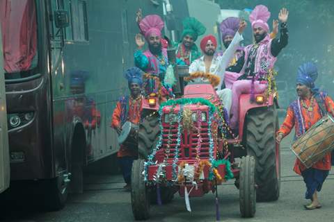 Akshay Kumar's Punjabi Entry at Promotions of Singh is Bling on Comedy Nights With Kapil