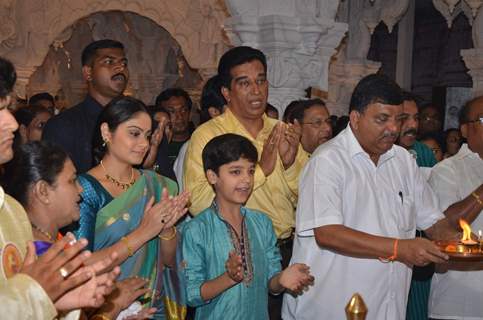 Balika Vadhu Lead Toral Rasputra Visits Andheri Ganesh Pandal