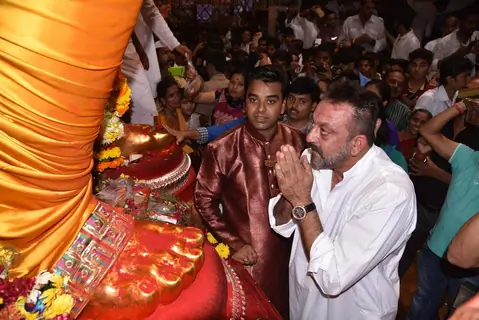 Sanjay Dutt Visits Lalbaugcha Raja for Blessings