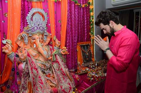 Neil Nitin Mukesh offering his prayers to Lord Ganesh