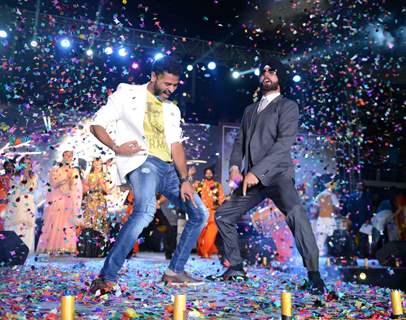 Akshay Kumar and Prabhu Dheva shake a leg at the Promotions of Singh is Bling in Delhi